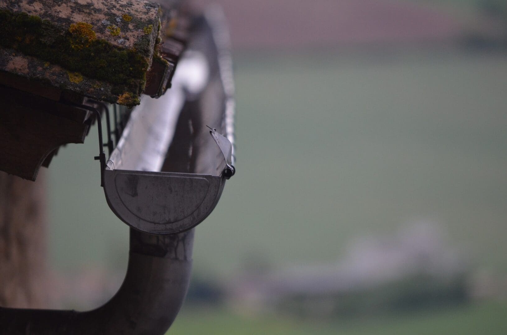 gj-roofing-service-guttering